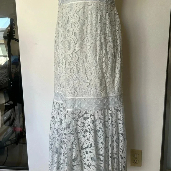 Tadashi Shoji Ivory and Ice trumpet strapless formal gown lace Size 8 - Picture 7 of 15